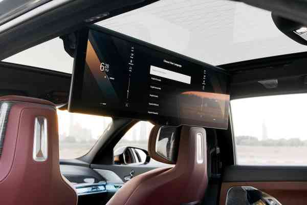 Black BMW 7-series available for rent in Dubai