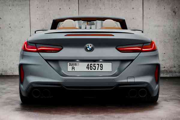 Кабриолет BMW M8 Competition доступен в аренду в Дубае
