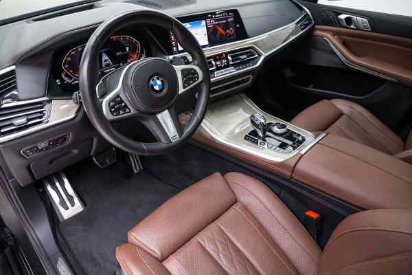 7-seater BMW X7 40i available for rent