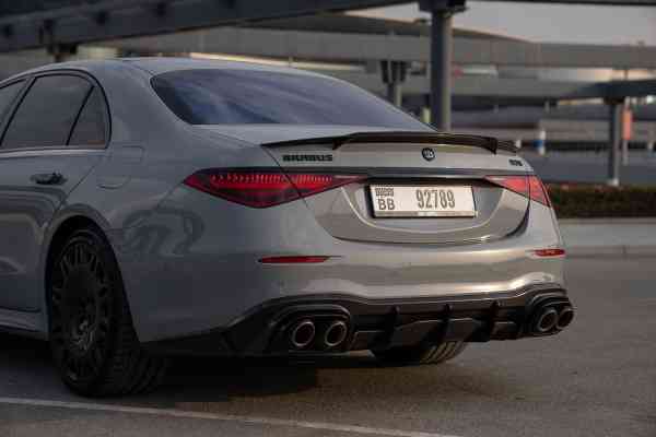 Мощный Mercedes-Benz AMG S63 Brabus 930 E- Performance доступен в аренду в Дубае