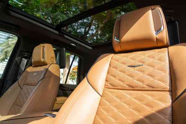 Аренда Cadillac Escalade 2021 года в Дубае, REF-67