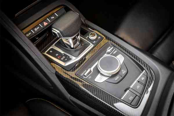 Аренда Ауди Р8 2020 года в Дубае, REF-167