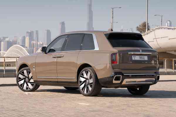 Rent Brown Rolls Royce Cullinan 2025