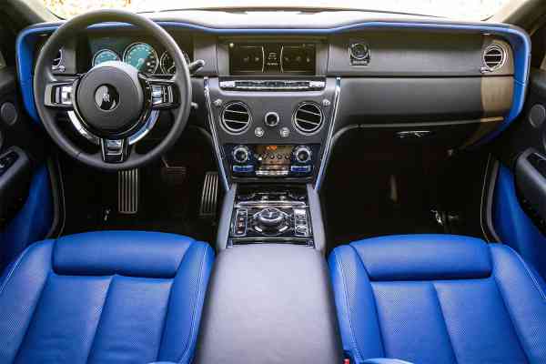 Rent Black special edition, brand new Rolls Royce Cullinan 2021 model, REF-166 in Dubai