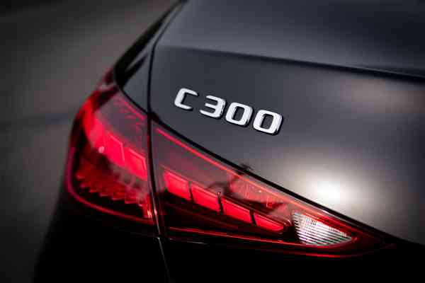 Мерседес Бенз Ц300 - 2022 года