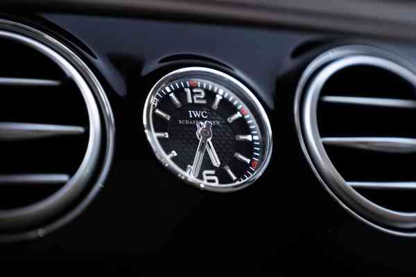 Rent luxurious Mercedes-Benz Maybach in Dubai