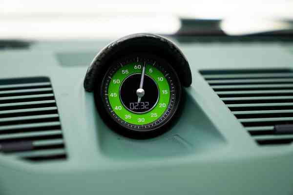 Уникальный карбоновый Porsche Stinger GTR 1/7 доступен в аренду в Дубае