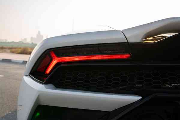 Rent White Lamborghini Huracan Evo Spider in Dubai