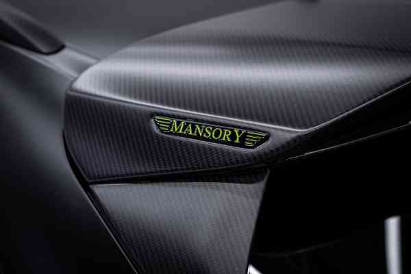 Уникальный черный матовый Audi RS6 Mansory доступен в аренду