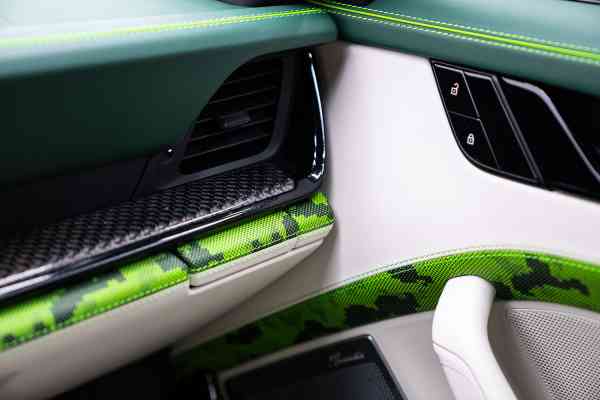 Уникальный карбоновый Porsche Stinger GTR 1/7 доступен в аренду в Дубае