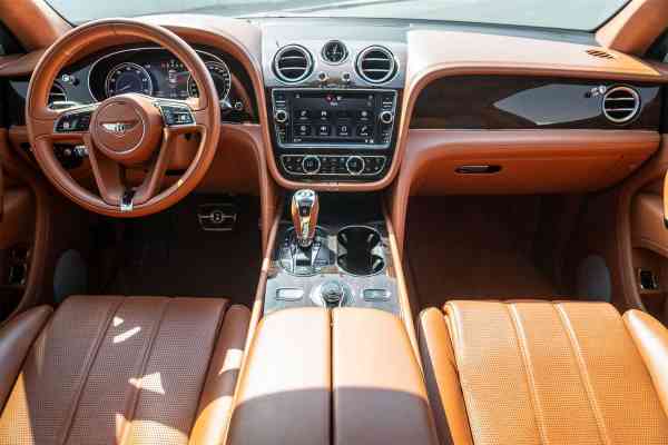 Аренда Бентли Бентейга 2020 года в Дубае, REF-34