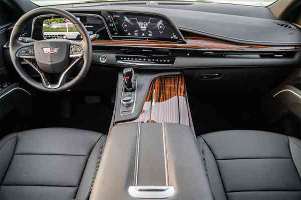 Аренда Cadillac Escalade 2021 года в Дубае, REF-176