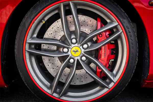 Аренда Феррари 488 2017 года в Дубае, REF-94