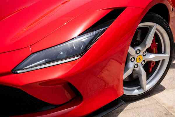 Rent Ferrari F8 Spyder