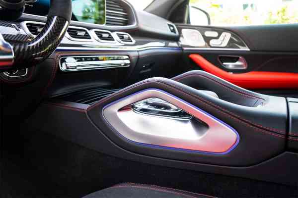 Rent White brand new Mercedes-Benz GLE 2021 model, REF-126 in Dubai