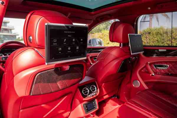 Аренда Бентли Бентейга 2020 года в Дубае, REF-18