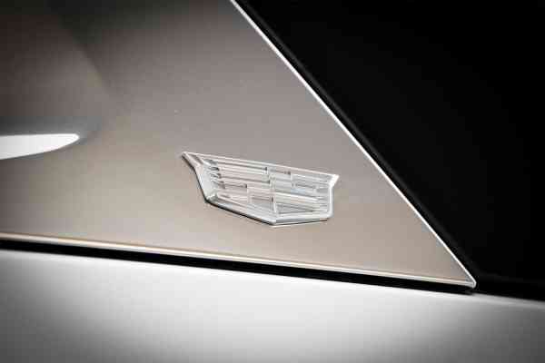 Аренда Cadillac Escalade 2021 года в Дубае, REF-28