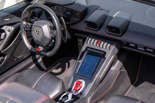 Rent White Lamborghini Huracan 2020 model, REF-46 in Dubai