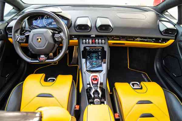 Аренда синего Lamborghini Huracan Evo Spyder в Дубае