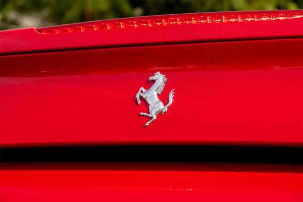 Аренда Феррари 488 2017 года в Дубае, REF-94