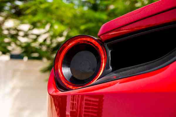 Аренда Феррари 488 2017 года в Дубае, REF-94