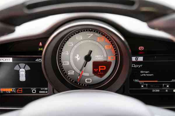 Аренда Феррари 488 2018 года в Дубае, REF-95