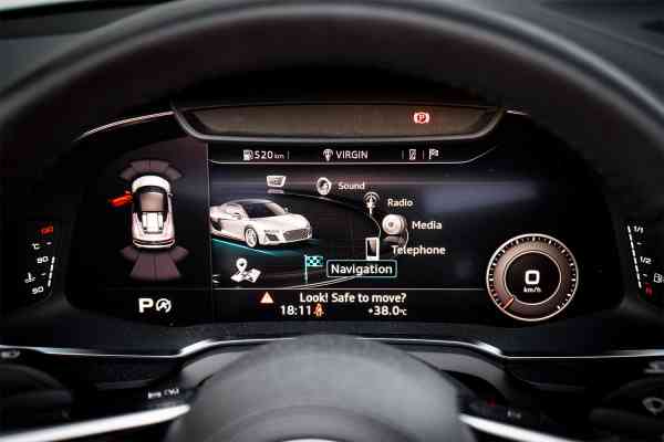 Rent White Audi R8 2021 model, REF-108 in Dubai