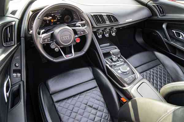 Rent Red Audi R8 Spyder in Dubai