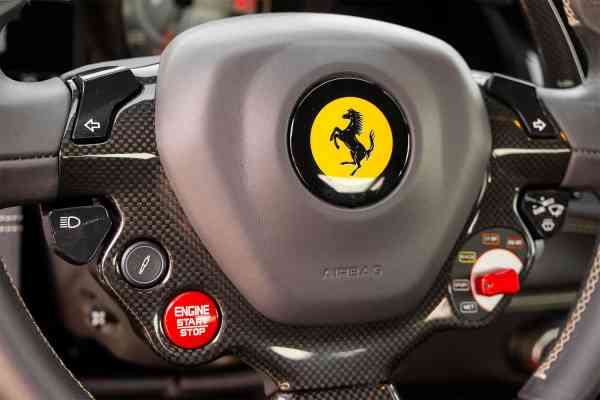 Аренда Феррари 488 2018 года в Дубае, REF-95