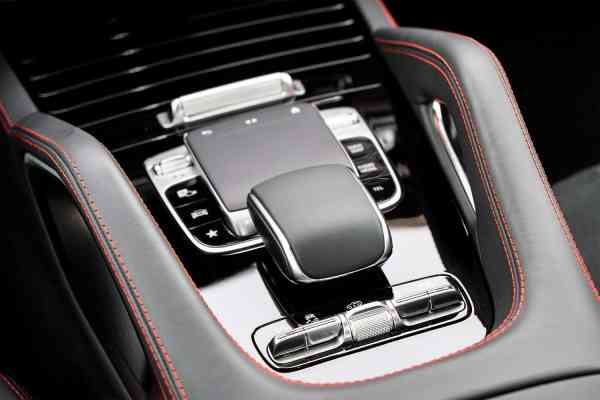 Rent White brand new Mercedes-Benz GLE 2021 model, REF-103 in Dubai