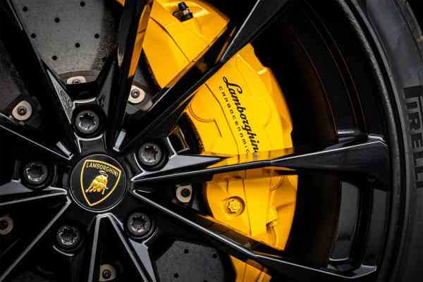 Rent Yellow Lamborghini Urus 2020 model, REF-122 in Dubai