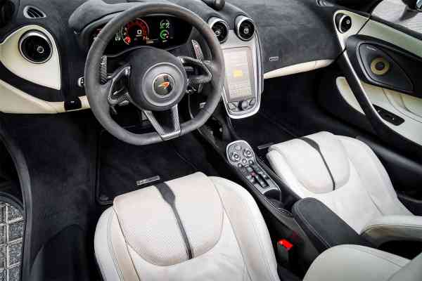 Аренда МакЛарен 570С 2018 года в Дубае, REF-130