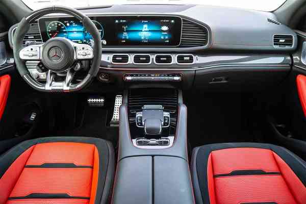 Rent White brand new Mercedes-Benz GLE 2021 model, REF-126 in Dubai