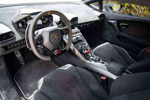 Rent Green unique Lamborghini Huracan 2018 model, REF-120 in Dubai