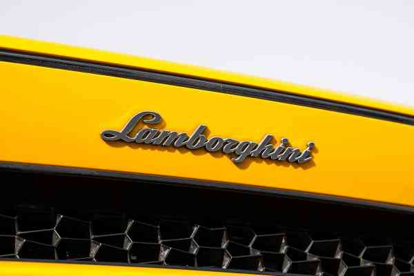 Аренда Ламборгини Хуракан 2018 года в Дубае, REF-9