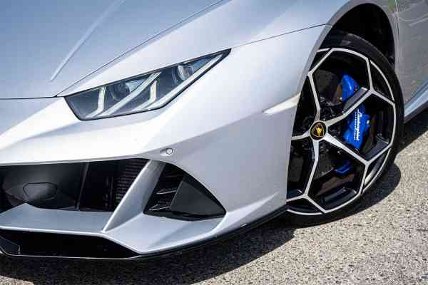 Rent Silver Lamborghini Huracan Evo Spider in Dubai