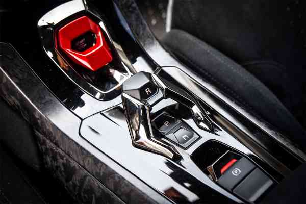 Rent Green unique Lamborghini Huracan 2018 model, REF-120 in Dubai