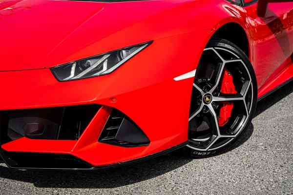Аренда красного Ламборгини Хуракан 2021 года в Дубае, REF-210