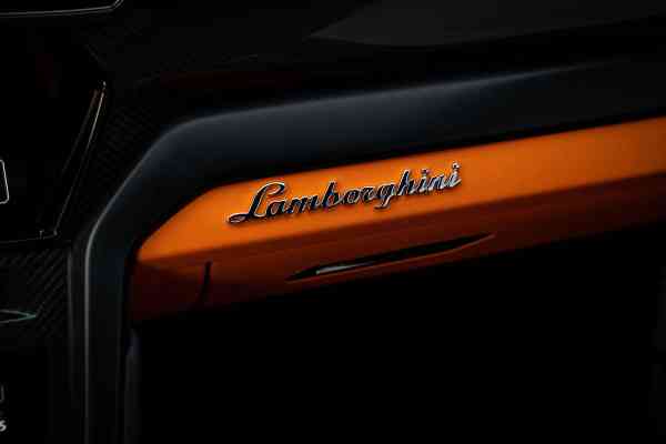 Аренда Ламборгини Урус Дубай