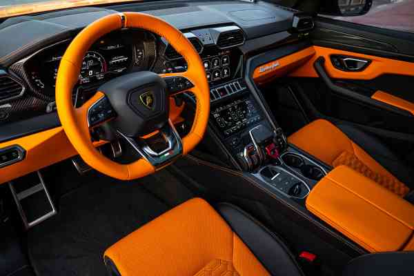 Аренда Ламборгини Урус Дубай