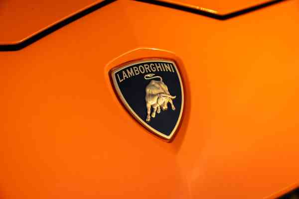 Аренда Ламборгини Урус Дубай