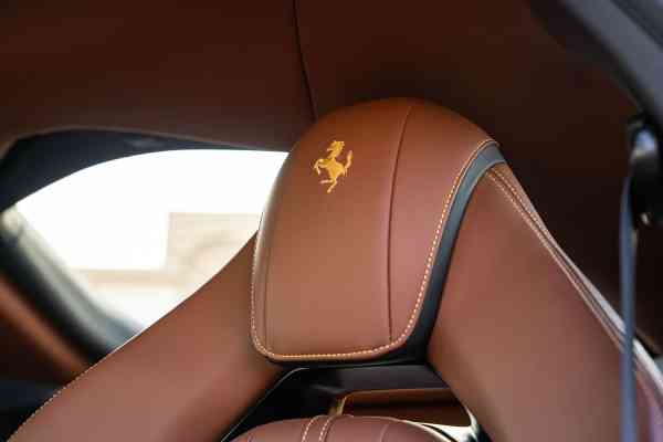 Аренда Феррари 812 Дубай