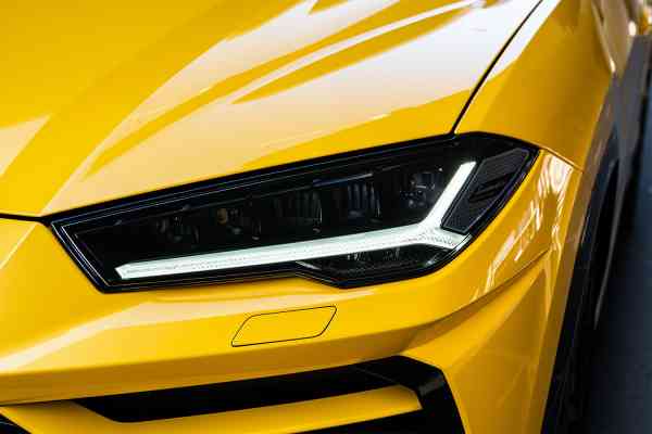 Аренда желтого Lamborghini Urus MY Capsule в Дубае