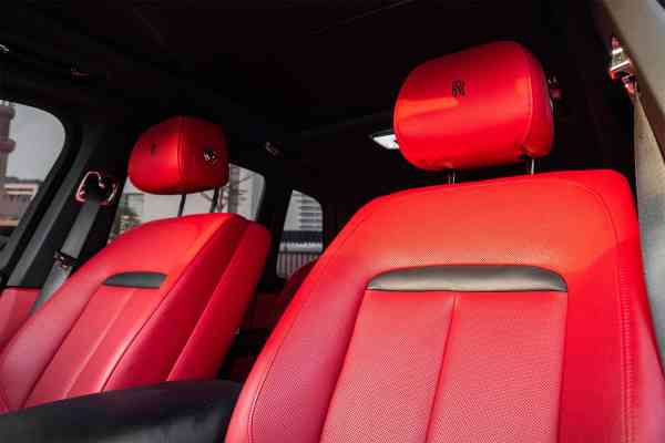 Аренда Роллс Ройс Куллинан 2021 года в Дубае, REF-107