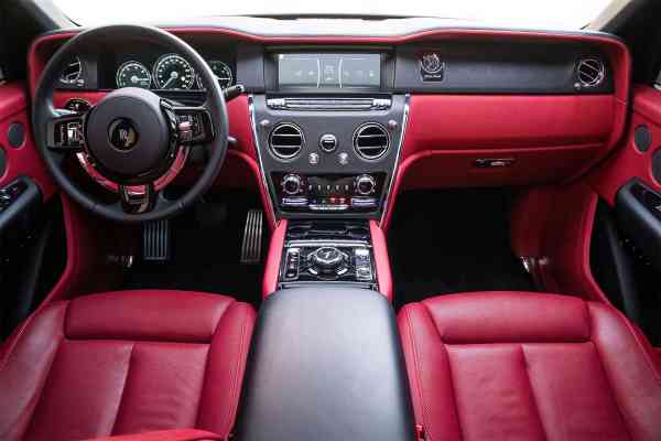 Аренда Роллс Ройс Куллинан 2021 года в Дубае, REF-57