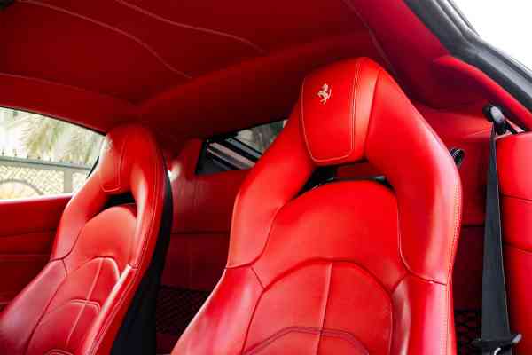 Аренда Феррари 488 2017 года в Дубае, REF-94