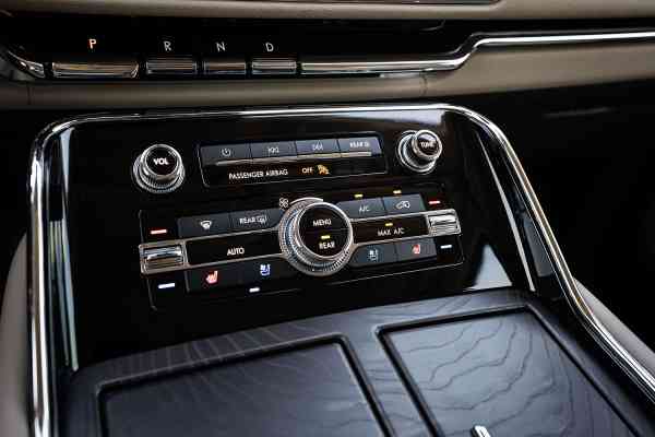 Линкольн Навигатор доступен в аренде