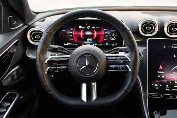 Аренда Мерседес Бенз Ц300 в новом кузове