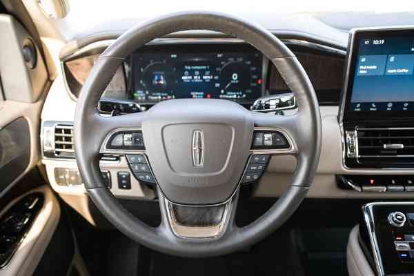 Линкольн Навигатор доступен в аренде