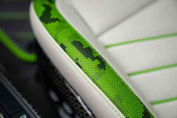 Уникальный карбоновый Porsche Stinger GTR 1/7 доступен в аренду в Дубае